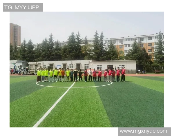 足球明星走进北京小学与孩子们共享绿茵梦想激励未来足球之星